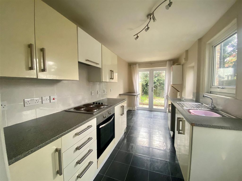 Property photo 2 of 9 Tar 3.Jpg