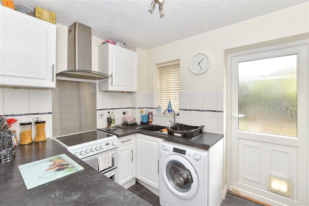 Property photo 3 of 9 Kitchen