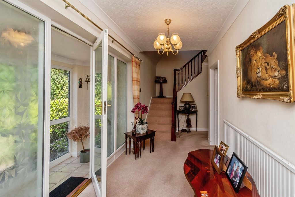 Property photo 3 of 17