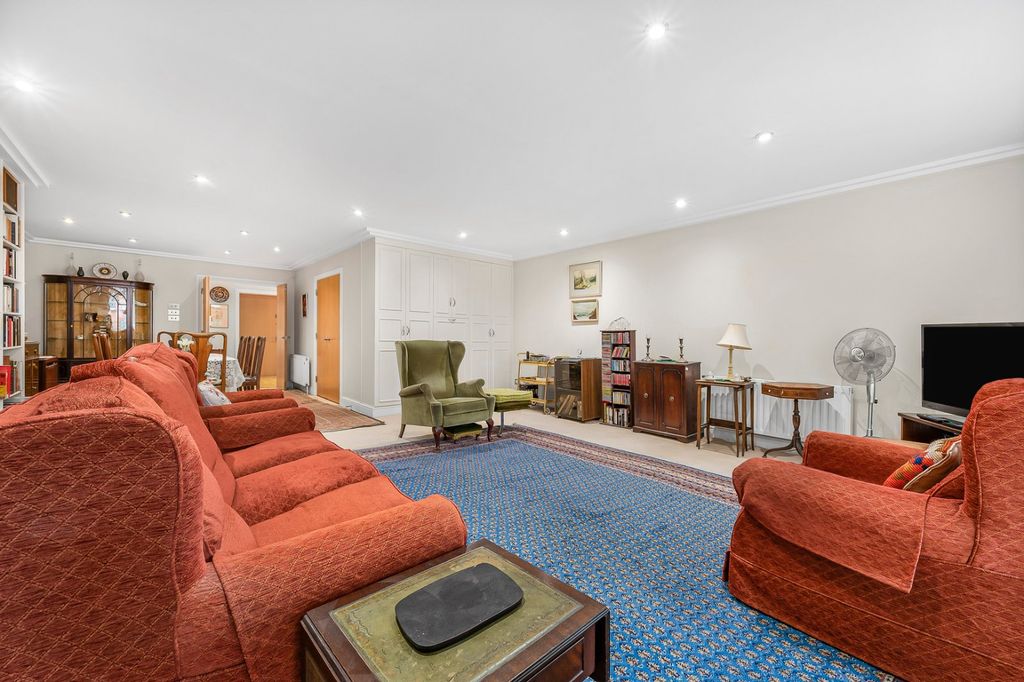 Property photo 3 of 19 Picture No. 15