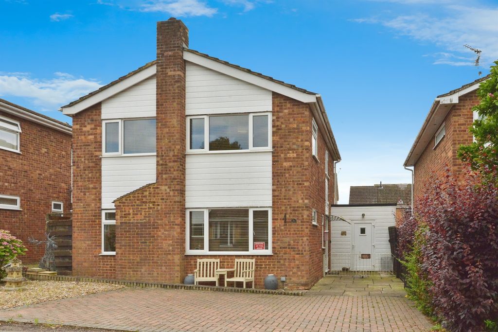 Property photo 1 of 17