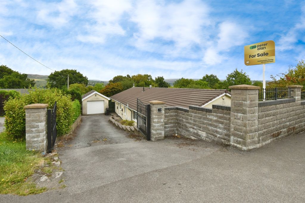Property photo 2 of 32