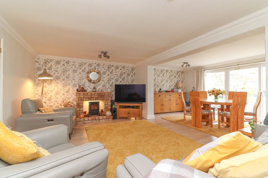 Property photo 2 of 16 Picture 2