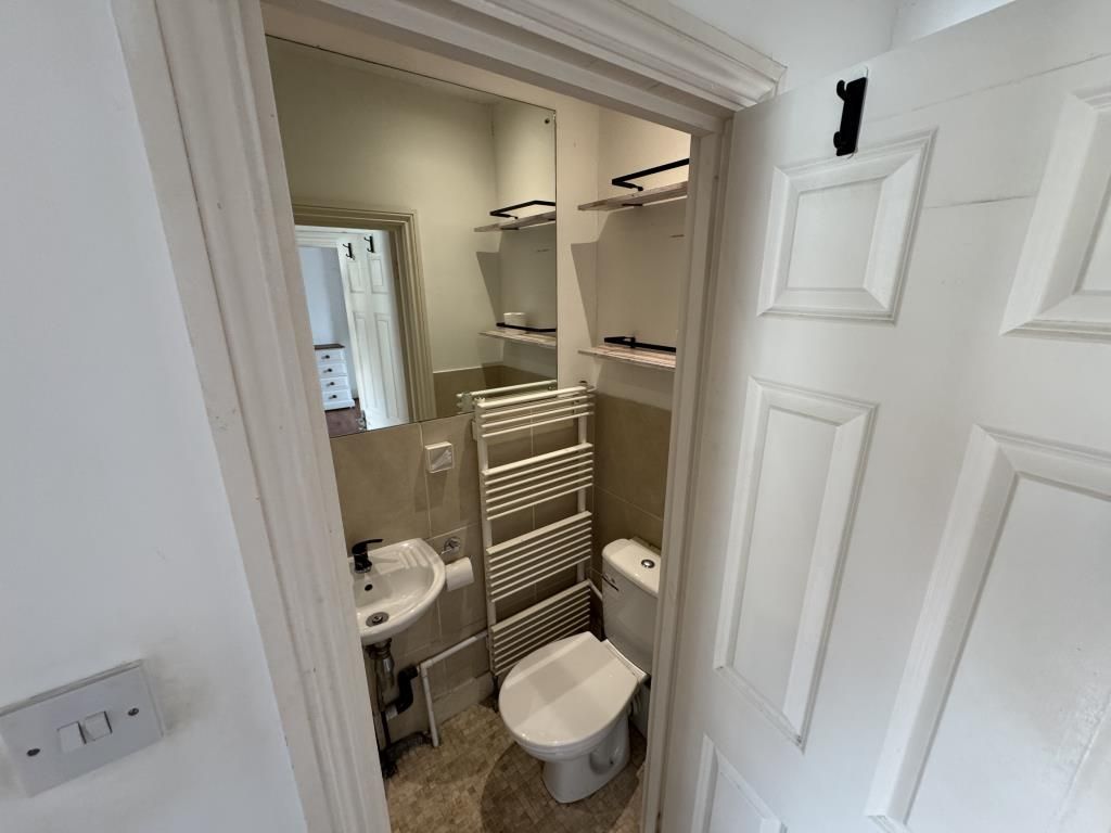 Property photo 3 of 7 Bathroom