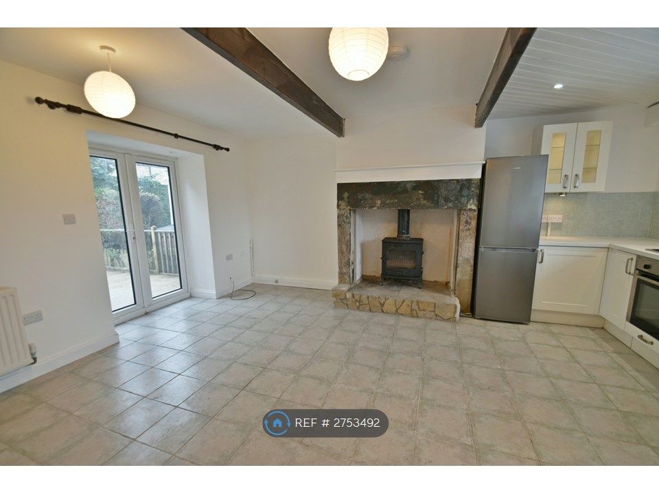 Property photo 3 of 19 Lounge