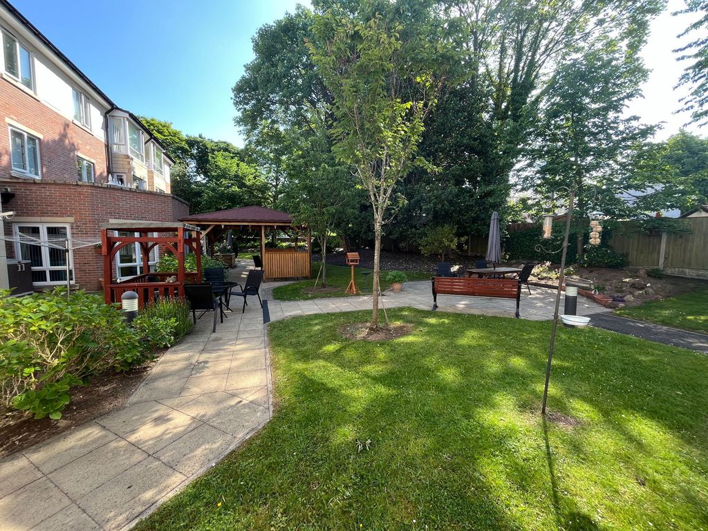 Property photo 2 of 10