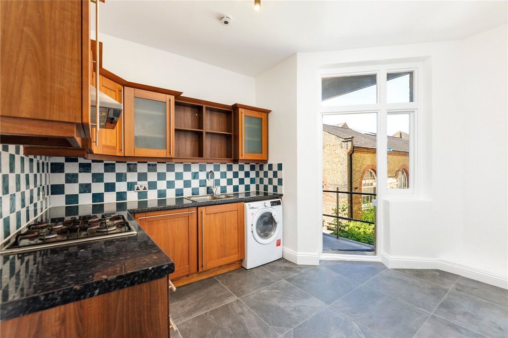 Property photo 3 of 10 Picture No. 04