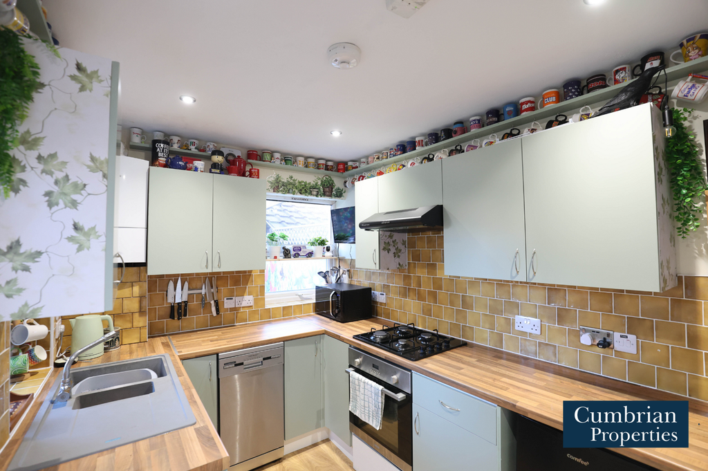 Property photo 2 of 12 Kitchen