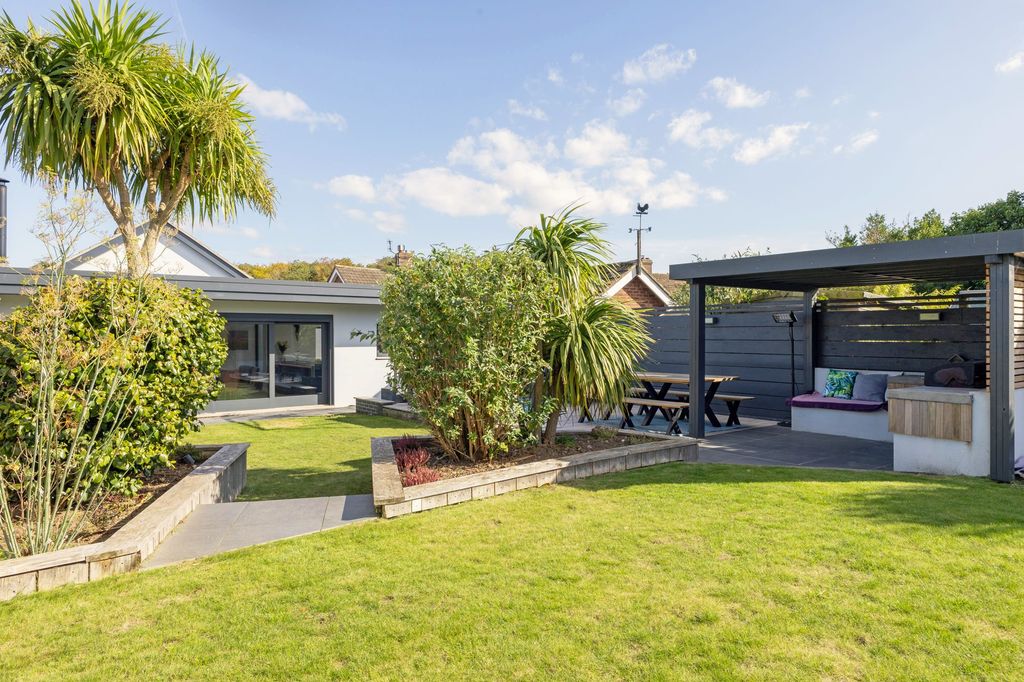 Property photo 1 of 42