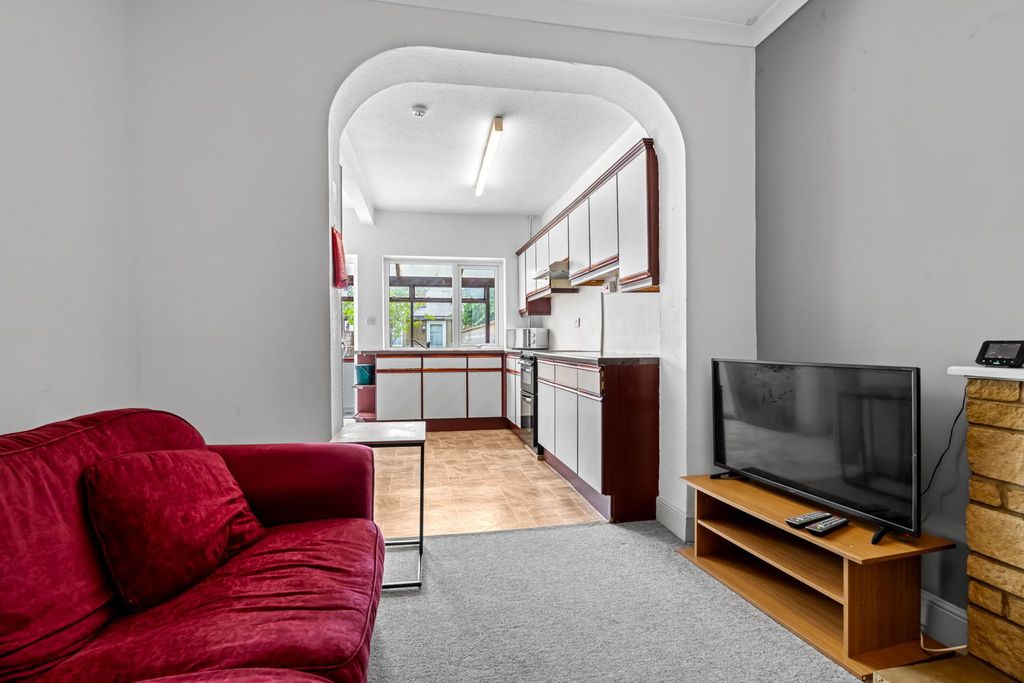 Property photo 2 of 16