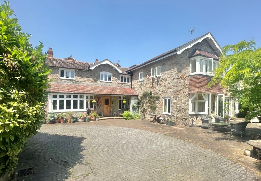 Property photo 1 of 25 External