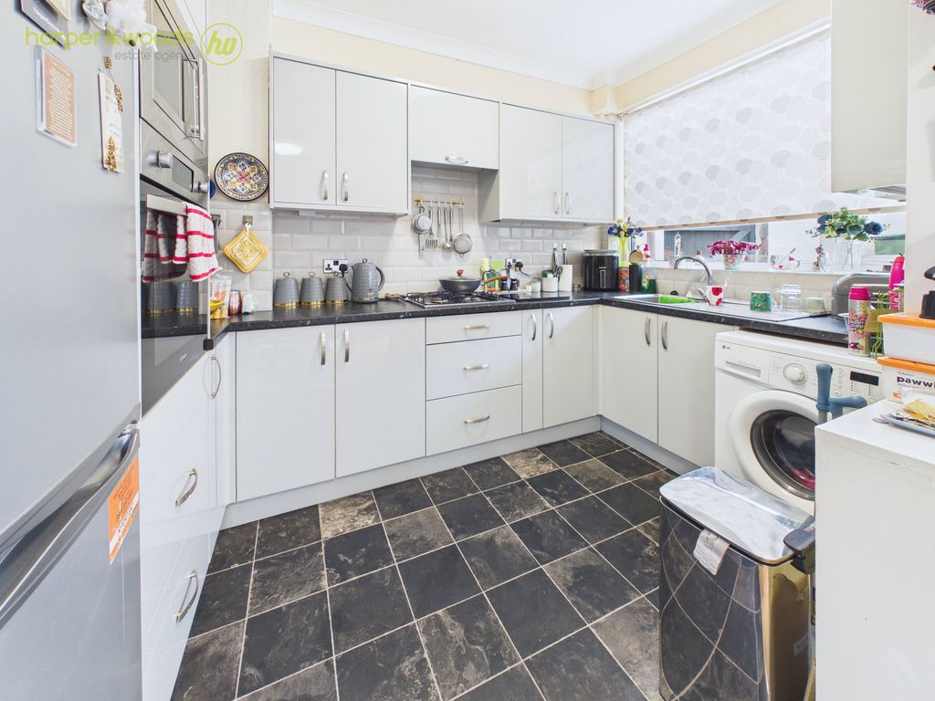 Property photo 2 of 25