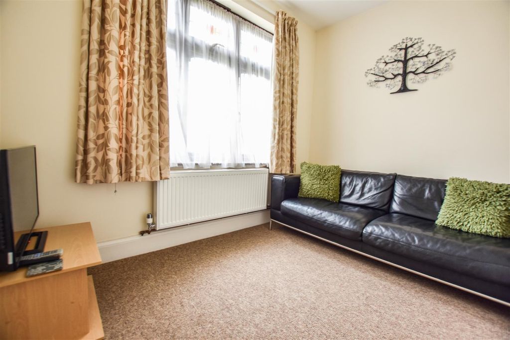 Property photo 2 of 8 3767961