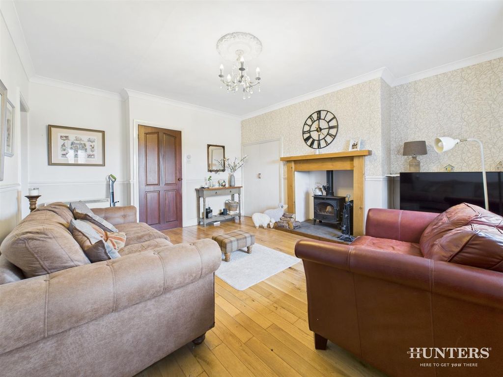 Property photo 3 of 18 Cam03792G0-Pr0315-Still002.Jpg