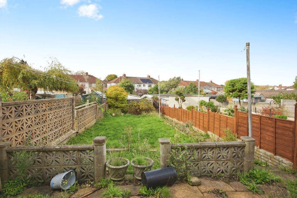 Property photo 2 of 17 Photo