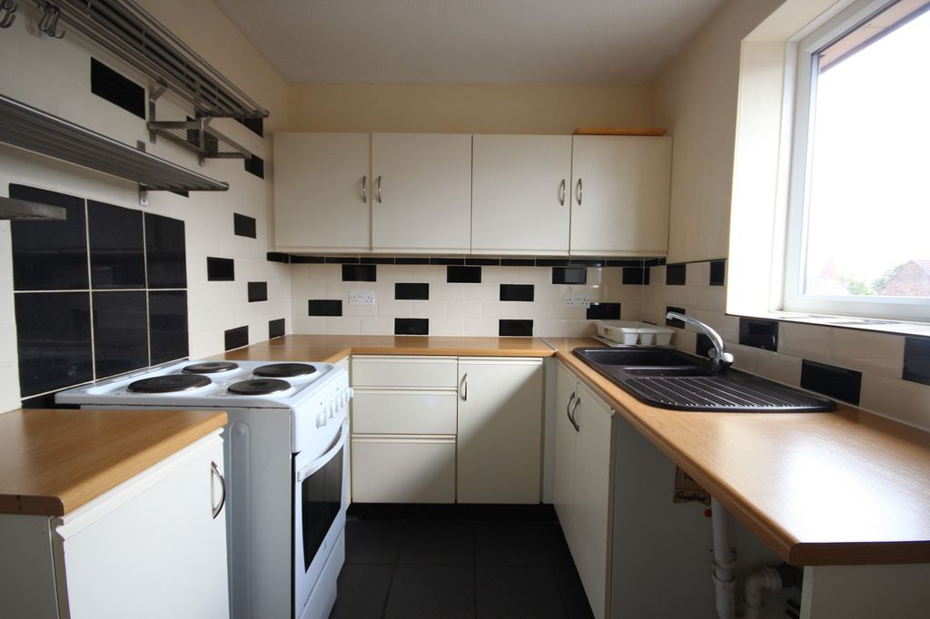 Property photo 2 of 5 Kitchen