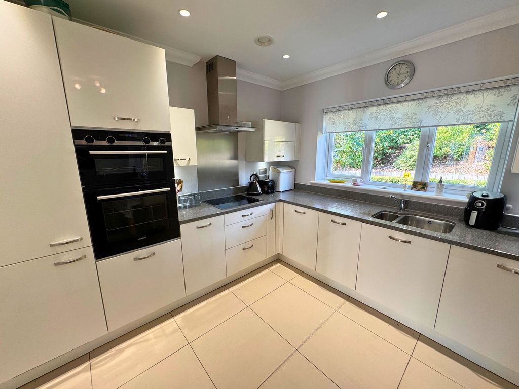 Property photo 2 of 22 Kitchen