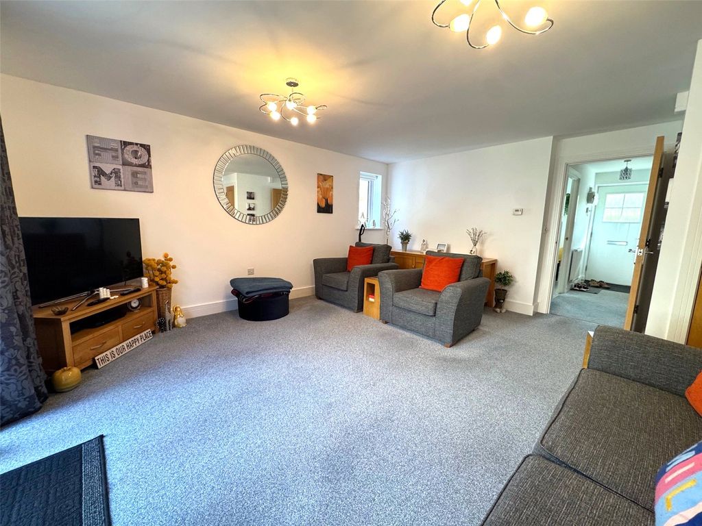 Property photo 2 of 13 Picture No. 17