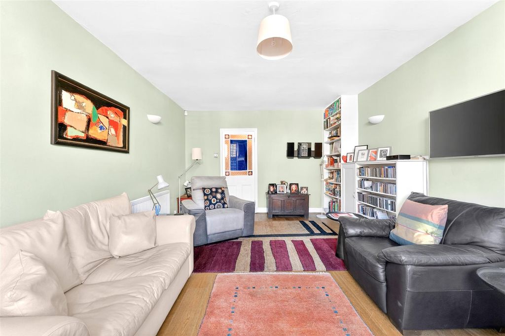 Property photo 2 of 23 7