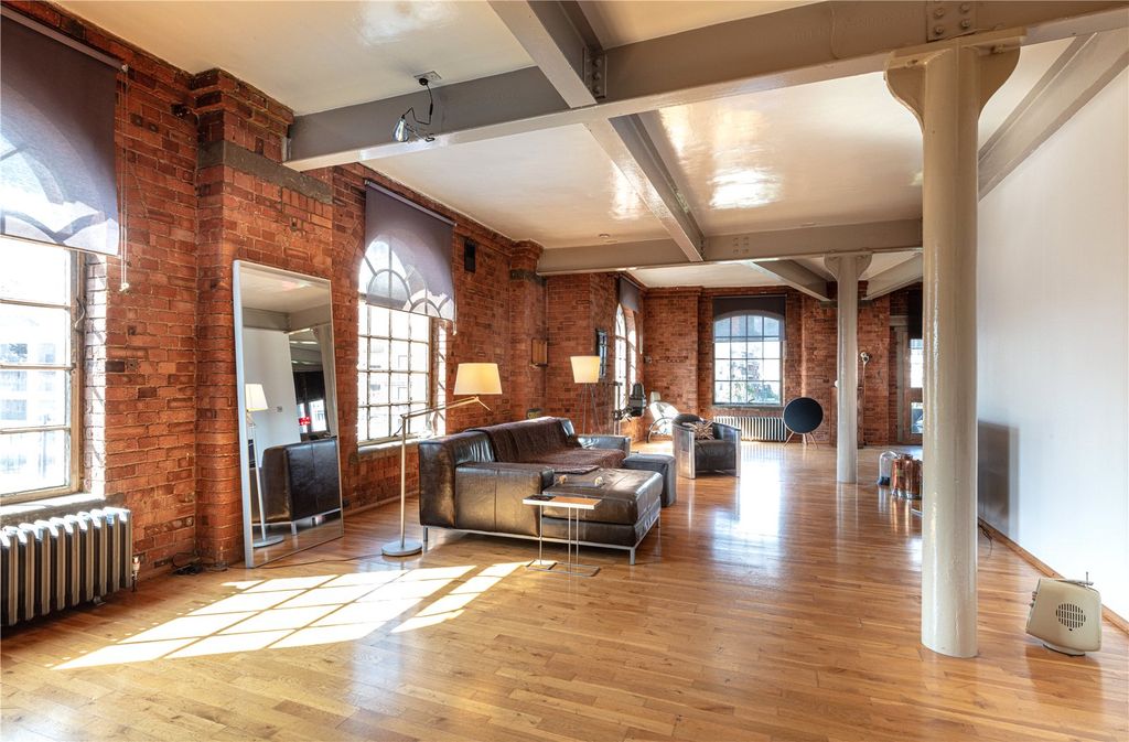 Property photo 1 of 38 Reception Room