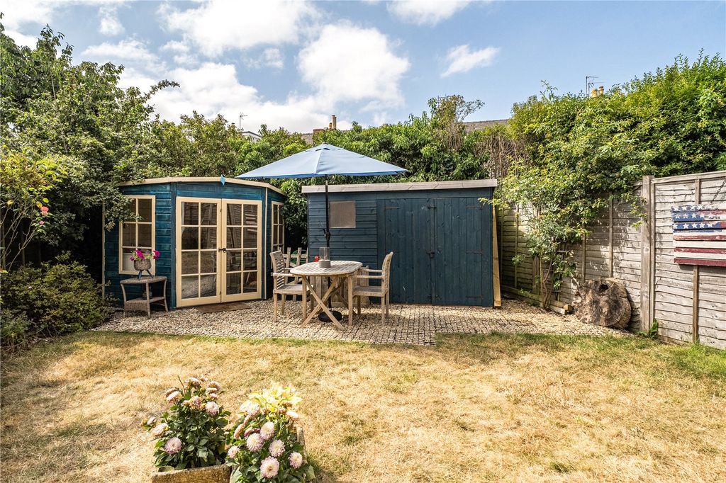 Property photo 2 of 21 Picture No. 29
