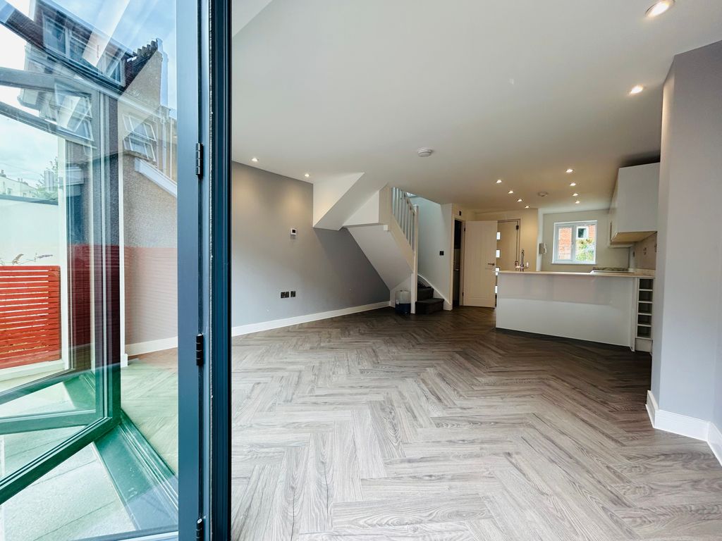 Property photo 2 of 10 View