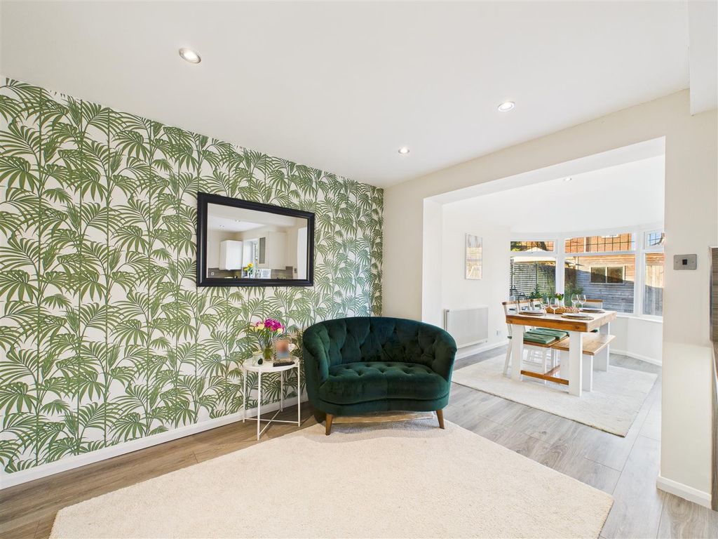 Property photo 3 of 18 Cam03303G0-Pr0281-Still018.Jpg