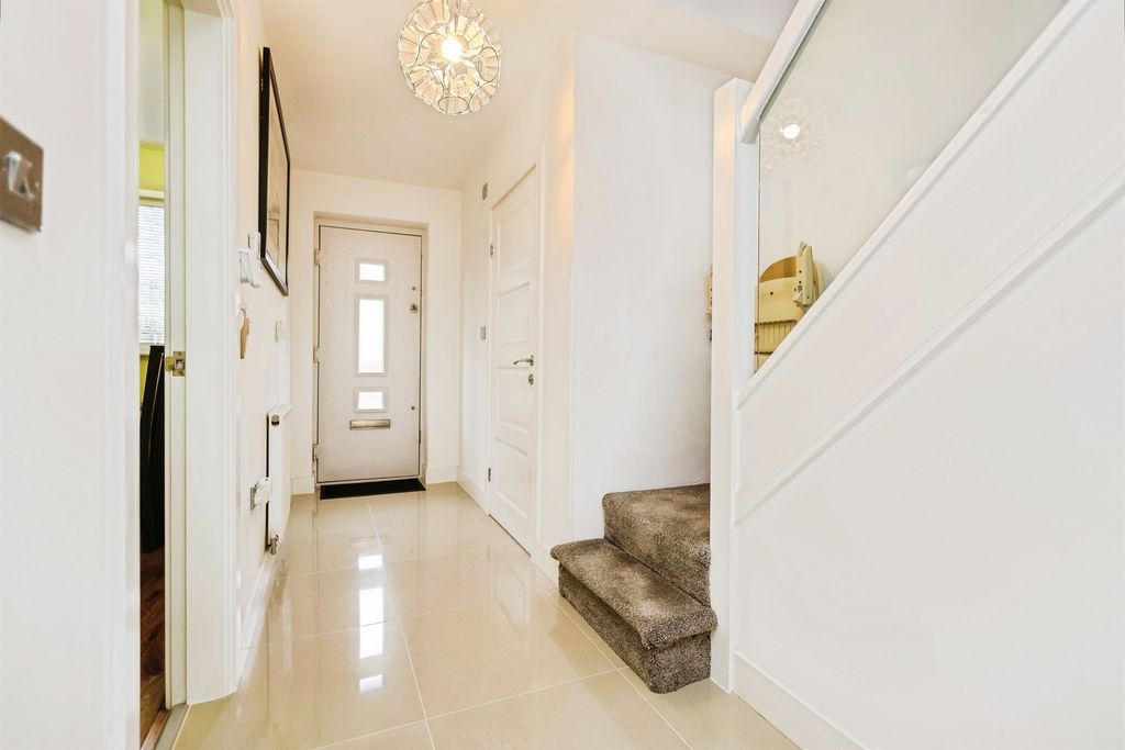 Property photo 3 of 20