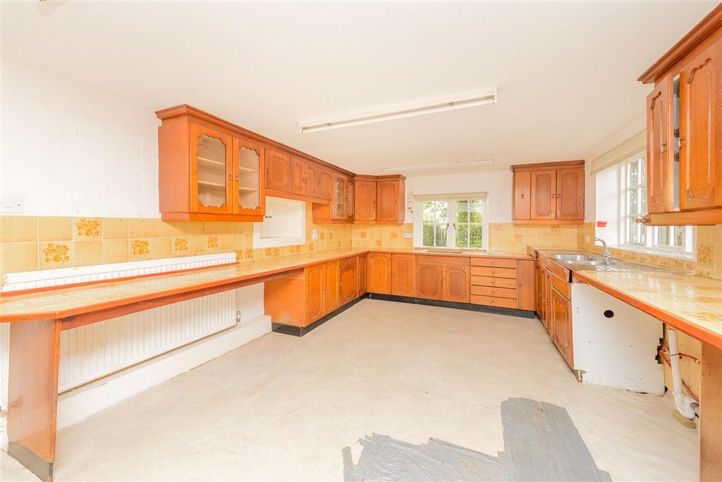 Property photo 2 of 16 Kitchen