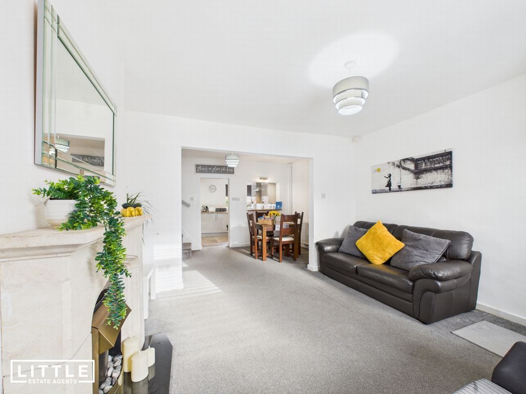 Property photo 3 of 16 Photo 2