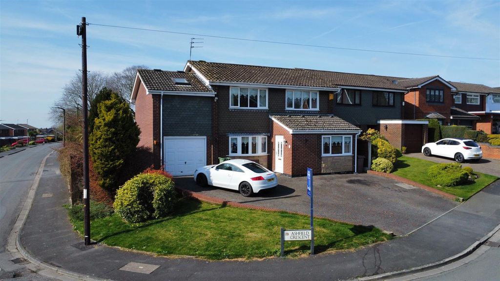 Property photo 1 of 30 Ashfield Crescent For Sale