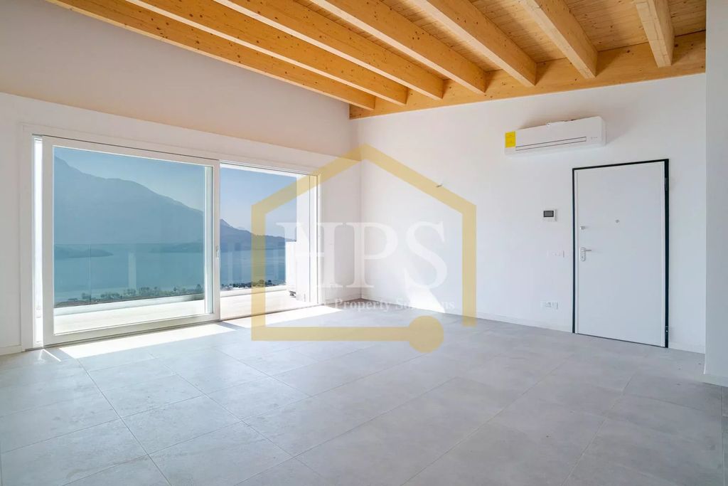 Property photo 2 of 52 The Lake Como Villa- Complesso Vercana Via Antonio Maria Caraccioli