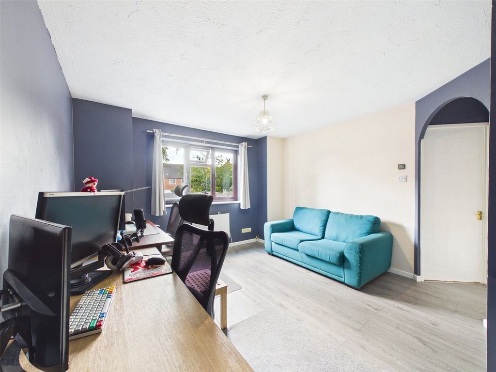 Property photo 2 of 11 Picture No. 14