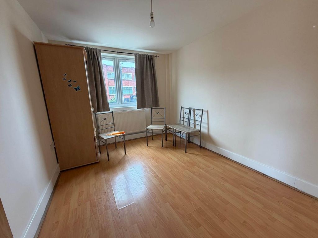 Property photo 2 of 4