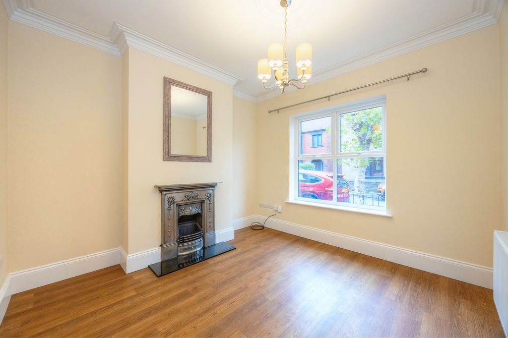 Property photo 2 of 21