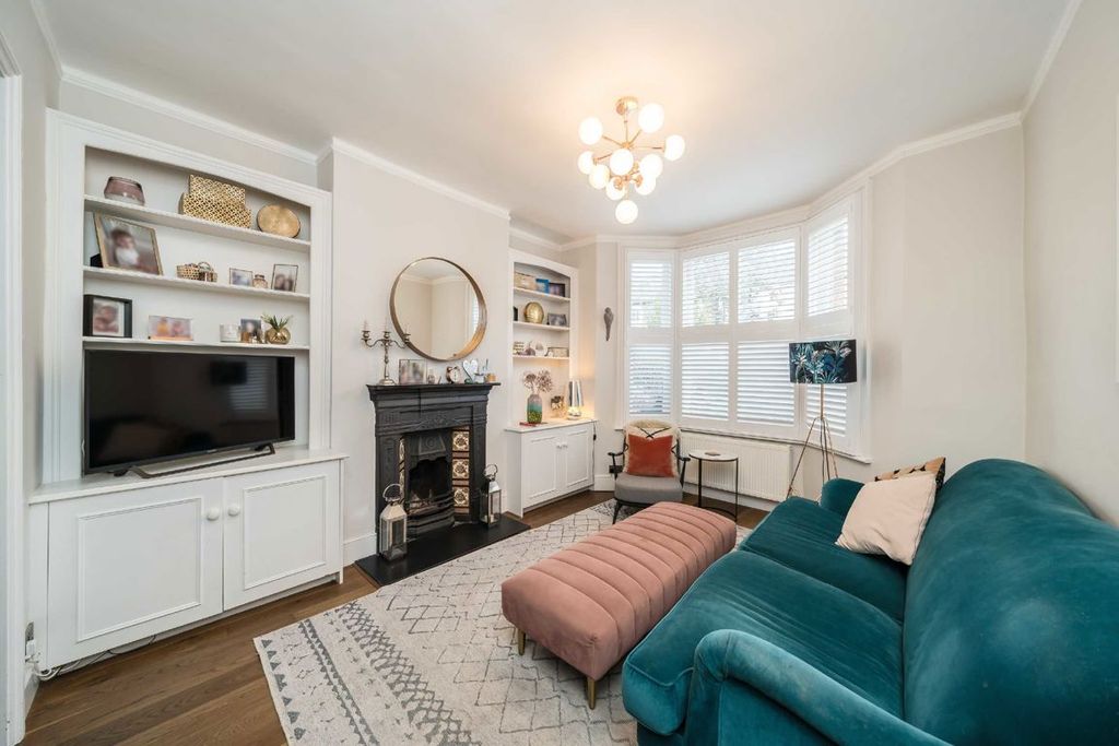 Property photo 2 of 9