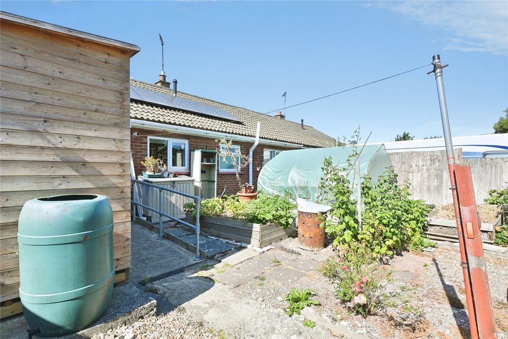 Property photo 2 of 19 Picture No. 18