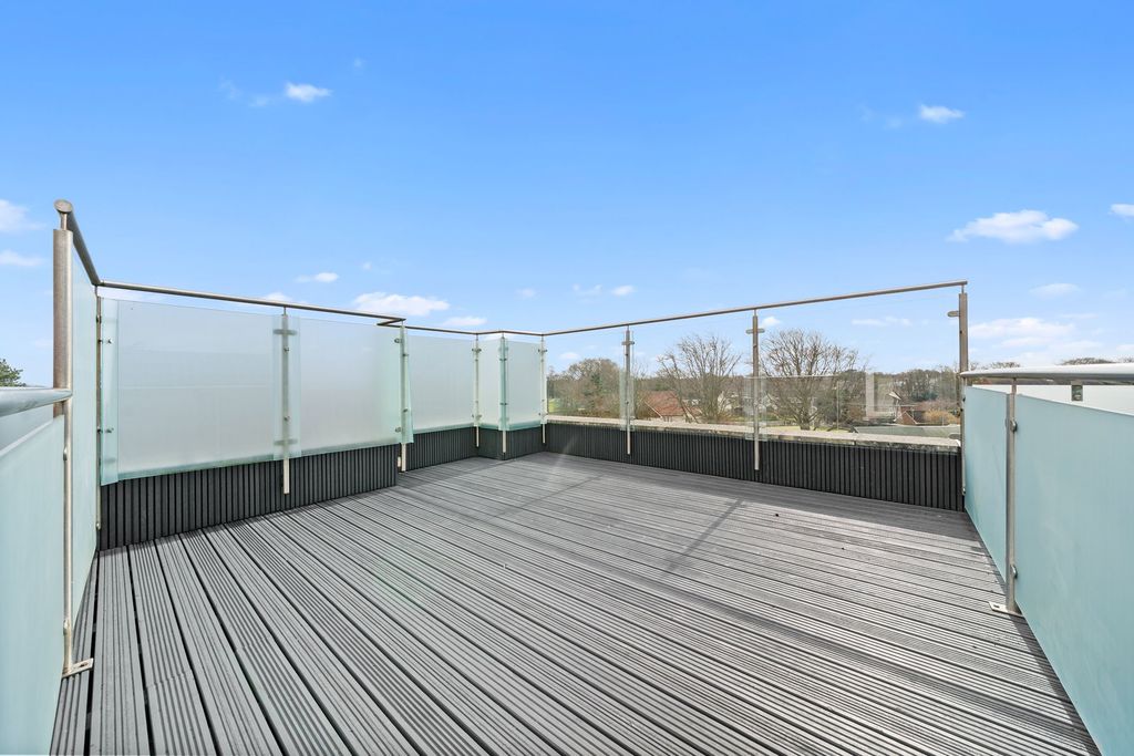 Property photo 3 of 40