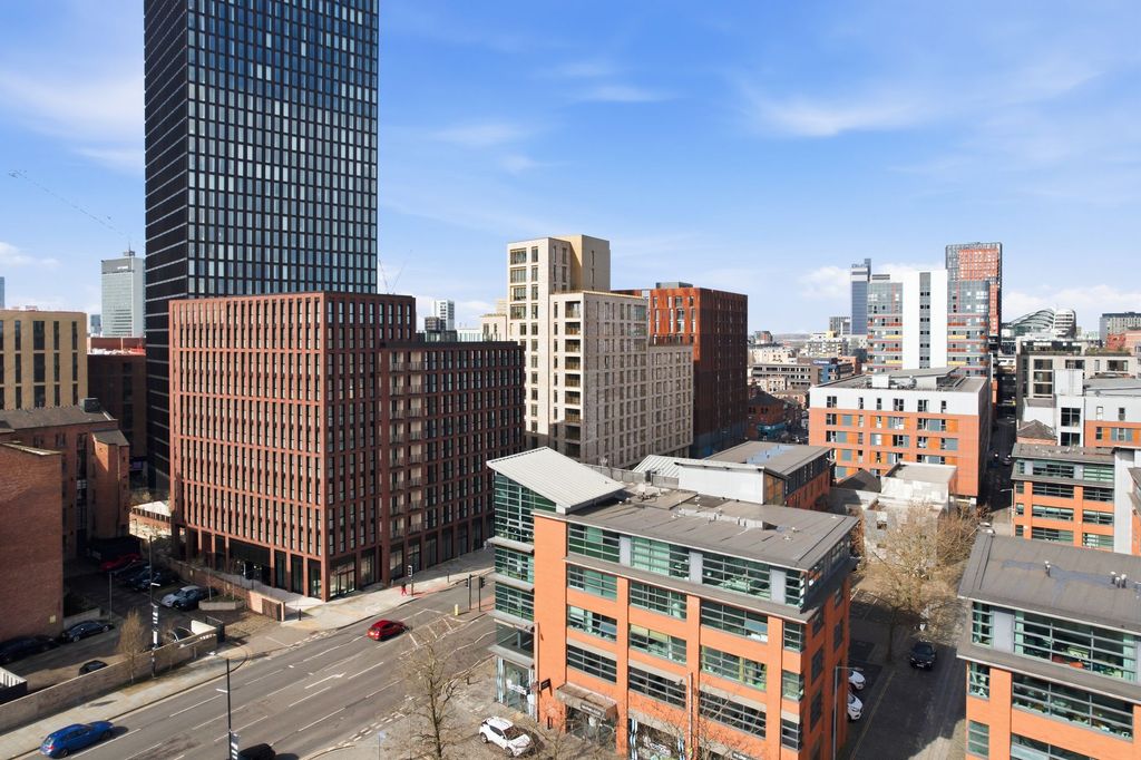 Property photo 1 of 25