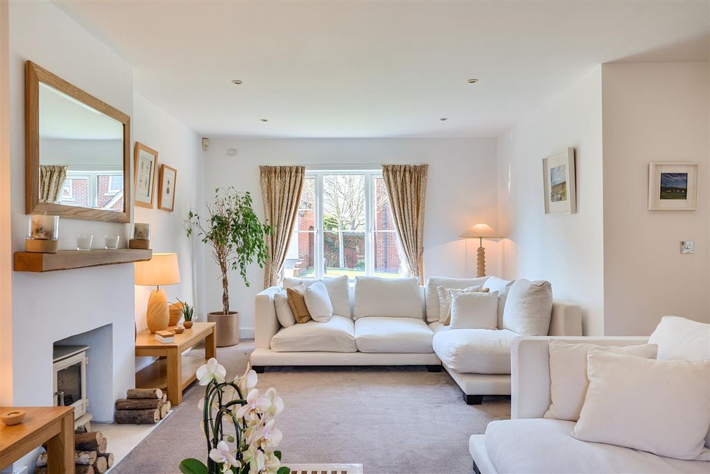 Property photo 3 of 27 1431544-12-69Bbf7274Ab25.Jpg