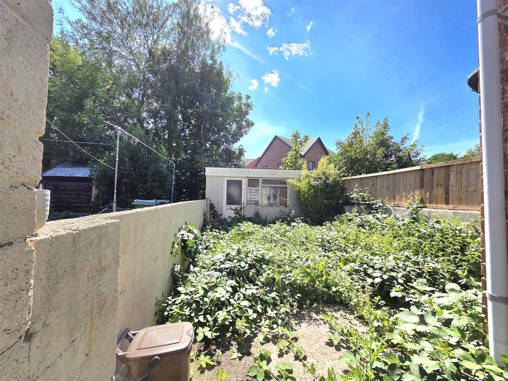 Property photo 3 of 11