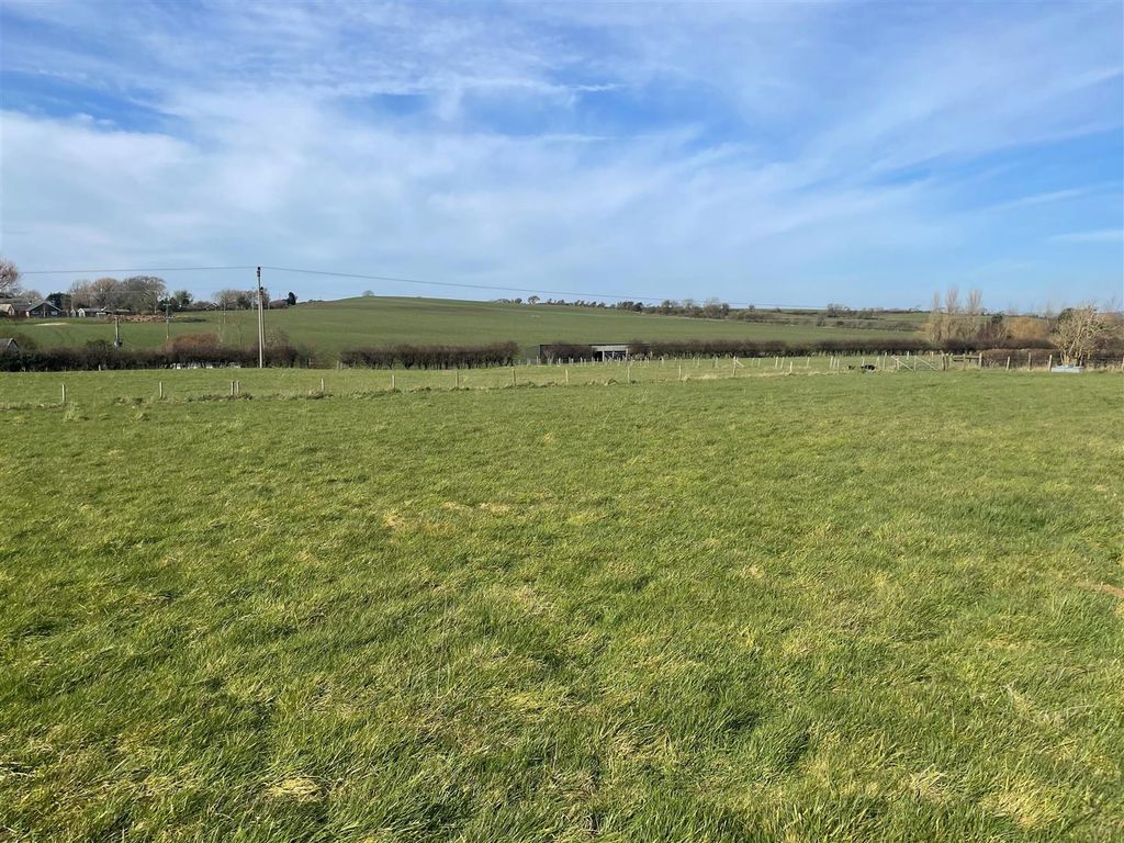 Property photo 3 of 27 Field.Jpg