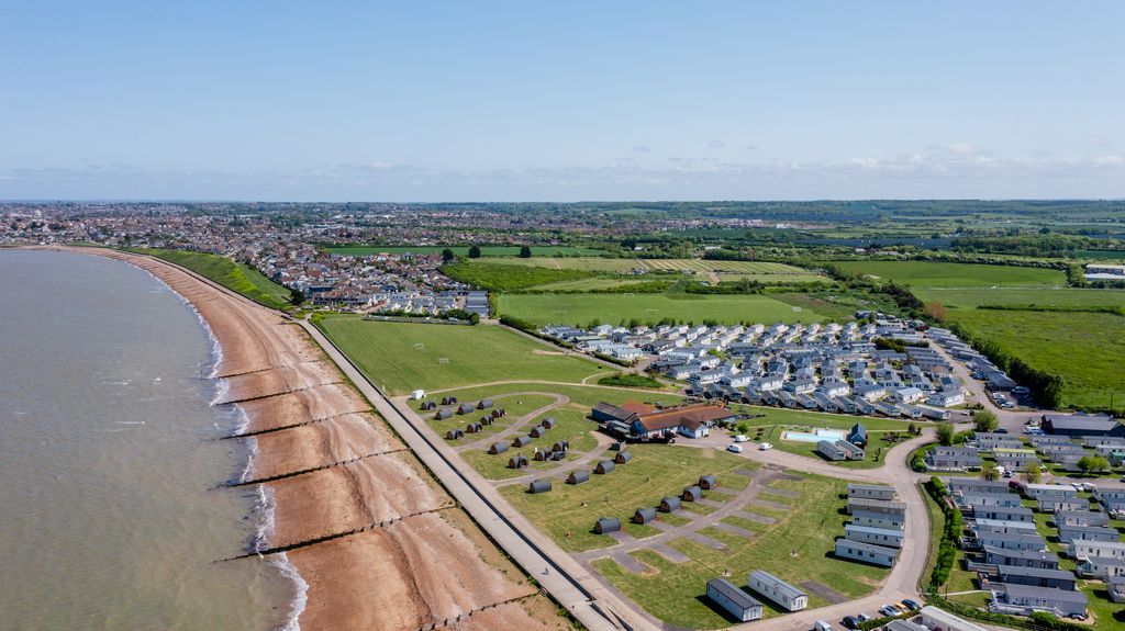 Property photo 2 of 20 2025 Seaview Photoshoot 169