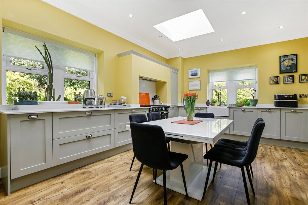 Property photo 3 of 21 Picture No. 05
