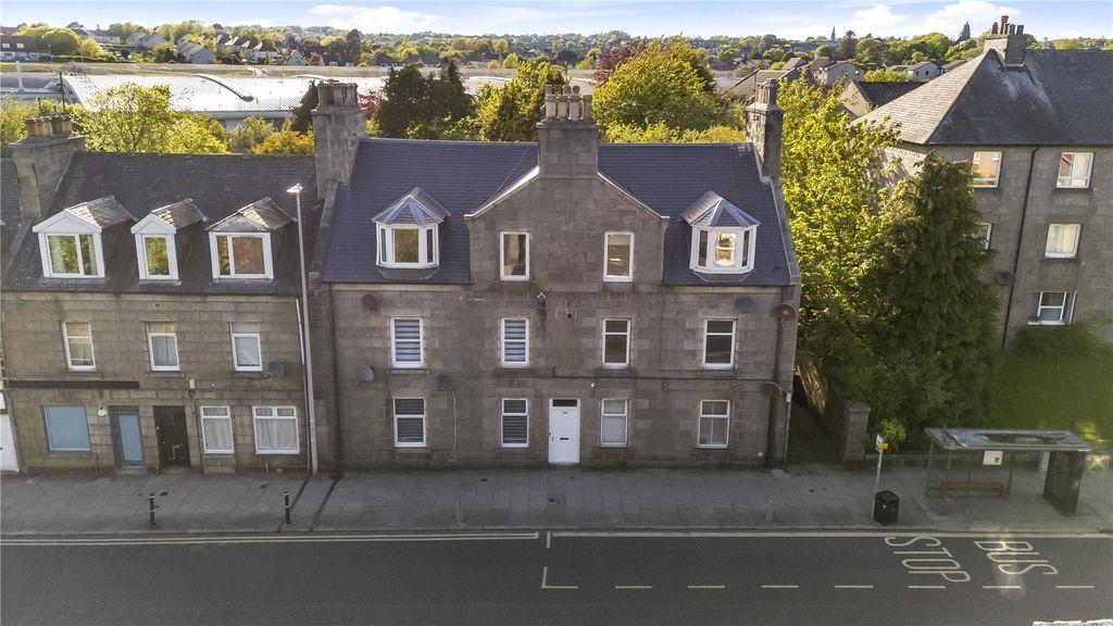 Property photo 1 of 20 646 Holburn Street