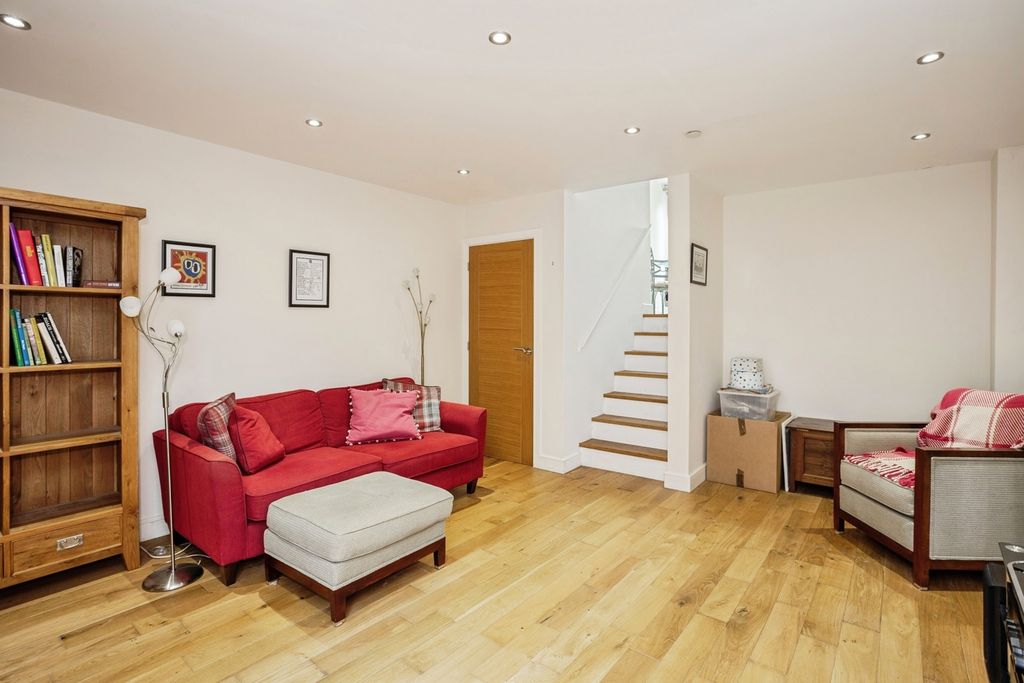 Property photo 2 of 20 Pbox-Img.Jpg