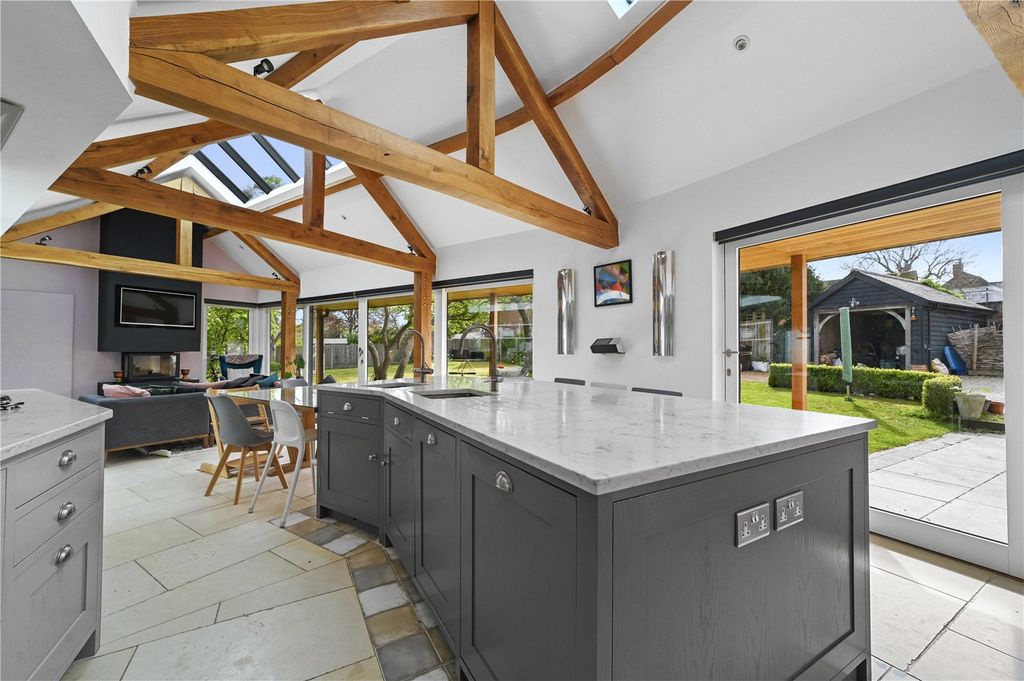 Property photo 3 of 35 Kitchen