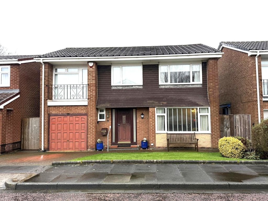 Property photo 1 of 18 External Front