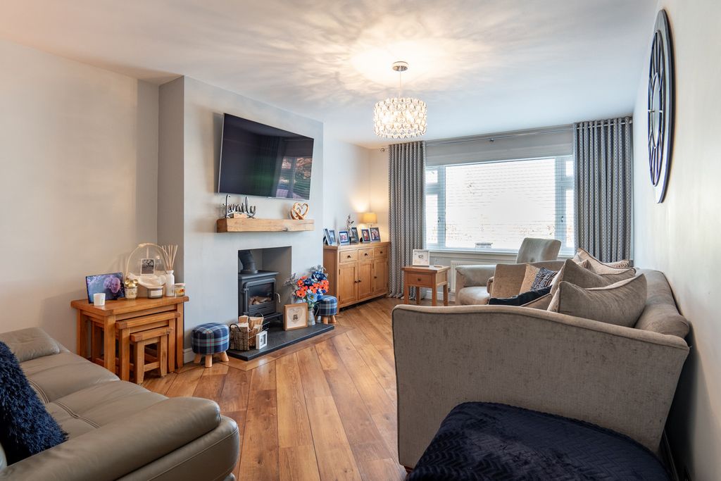 Property photo 3 of 36