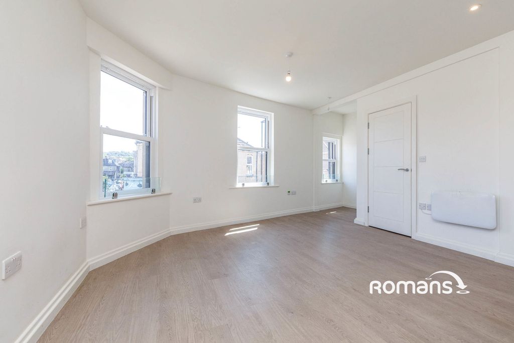 Property photo 3 of 11 Photo